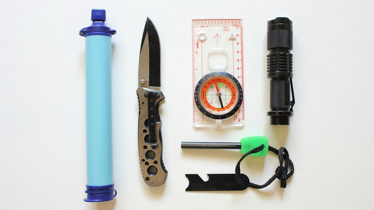 15 Things You Should Always Carry on an Adventure